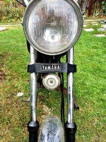 Stará motorka Yamaha - 6