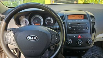 Kia Ceed 1,6 CRDi SW Původ ČR 1.majitel - 6