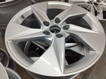 Nová Alu kola Original Audi A3 8Y r17 8Y0601025A - 6