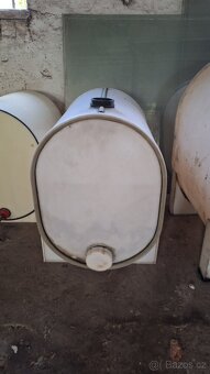plastové nádoby sudy 150, 225, 300 a 500 litrů - 6