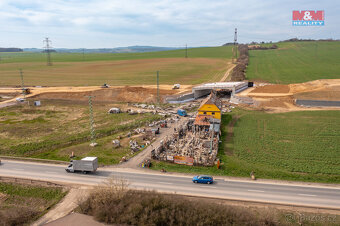 Prodej historické zámecké sýpky s pozemkem, 250 m2, Zalužany - 6