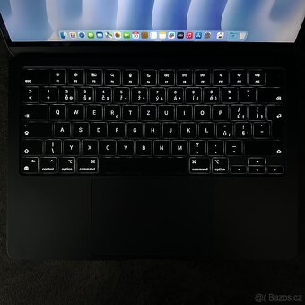 MacBook Air (8GB | M2 | 256gb | 13,6") + obal - 6