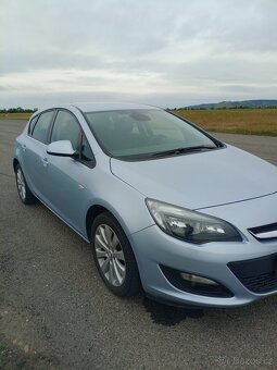 Opel Astra J 1.4i 74kW první majitel najeto pouze 50tis.km - 6