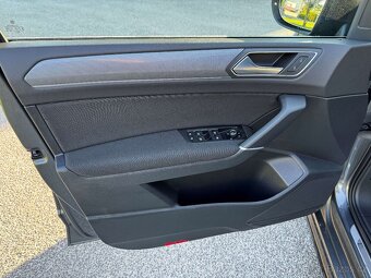 VW Touran R-Line TSi 110kw DSG 7 miestny,LED IQ.Light/PANO - 6