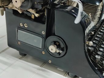 Starožitný psací stroj Olympia 8 - 6