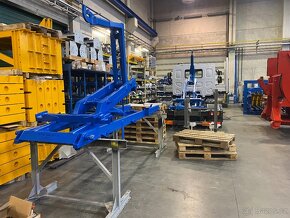 NOSIČ KONTEJNERŮ 5 t - 6