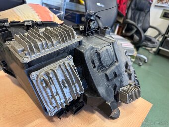 w205 predni leva lampa - 6