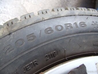 Prodám sadu zimních pneumatik 205/60 R16 Dunlop - 6