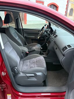 VOLKSWAGEN TOURAN 2.0 TDI HIGHLINE - TOP STAV - - 6