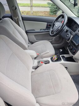 Kia Cerato 1.6 77kw 2004 - 6