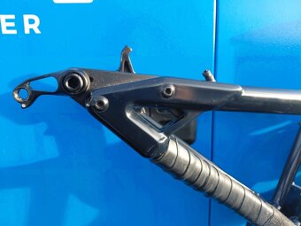 KELLYS Noid 90 downhill Celoodpružená horske kolo 29 / 27.5 - 6