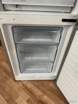 Lednice s mrazákem Bosch (287) - 6