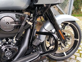 Harley Davidson FLTRX Road Glide 117 - 6