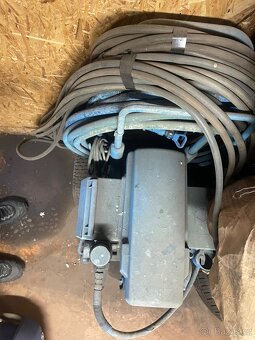 Stříkací stroj s elektrickým pohonem ST max - 6