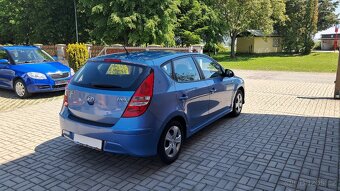 Hyundai i30, 1.6i / najeto 83 000 km 1.MAJITEL ČR - 6