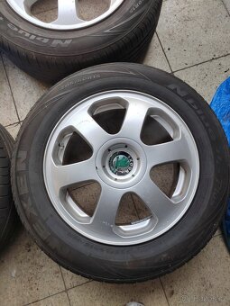 Prodám orig alu 15 škoda Octavia 1 5x100 ET 43 letní pneu - 6