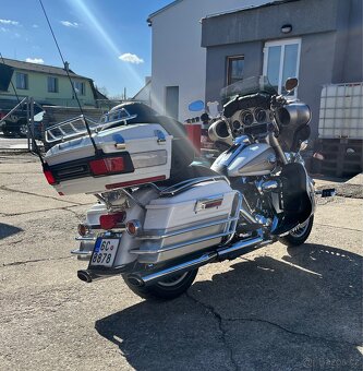 Harley Davidson FLHTCU Ultra Classic Electra Glide - 6