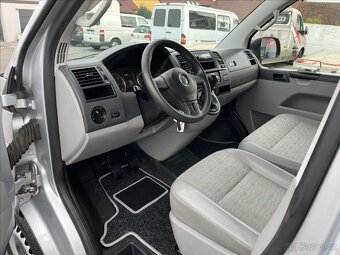 VW T5 Transporter 2,0TDi, 6Míst, velmi pěkný bez koroze - 6
