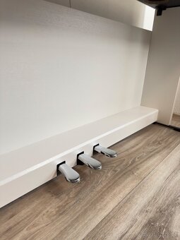 Kawai CN201 Premium Satin White + židle - 6