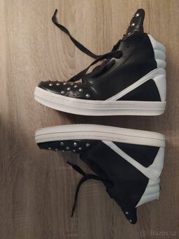 Pánské, stylové high top boty s nýty - Velikost 44 - 6