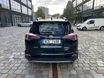 Toyota RAV4 Hybrid - číst celé - 6
