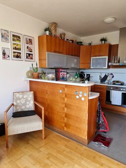 Kuchyně v provedení třešňového dřeva - 6