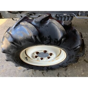 Malotraktor s kabinou - 6