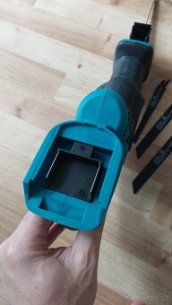 Aku oscasova pila, baterka z Makita - 6