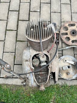 Motor ČZ 150C - 6
