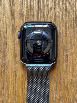 Apple Watch series 4 40mm šedé - 6