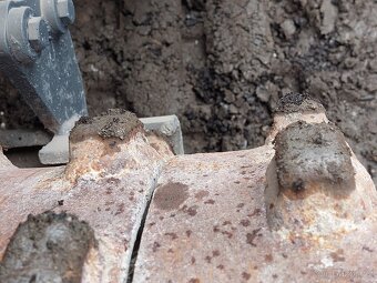 Jěžkový válec Bomag BMP 851 - 6