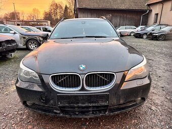 BMW E61 525i N52B25 Saphireschwarz / nahradni dily - 6