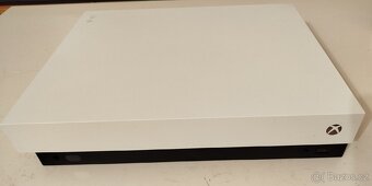 Bílý Xbox One X, 12 her + krabice - 6