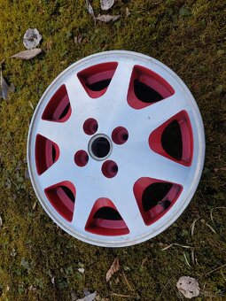 Lancia delta drobnosti na foto . Zámky už nejsou. - 6