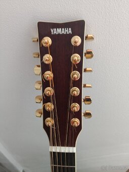 Dvanáctistrunná elektroakustická kytara Yamaha - 6