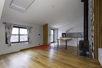 Prodej rodinného domu, 387m2, garáž 50m2, ev.č. 00028 - 6