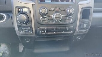 Dodge RAM 1500 Clasic 5,7 Hemi - 6
