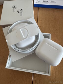 AirPods 3 s lightning pouzdrem - 6