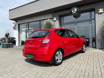 Hyundai i30 1,4 16V 80kW CVVT KLIMA 2 SADY KOL - 6