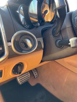 Porsche Cayenne Turbo - 6