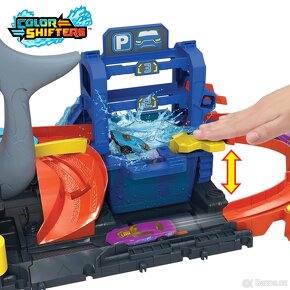Hot Wheels City Color Reveal automyčka se žralokem a angličá - 6