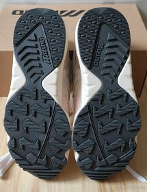 Boty Mizuno Contender UK 6.5/ EUR 40 - 6