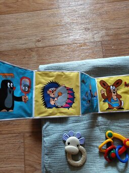 Nová deka a hračky pro dítě - 6