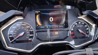 Peugeot XP 400 GT - 6