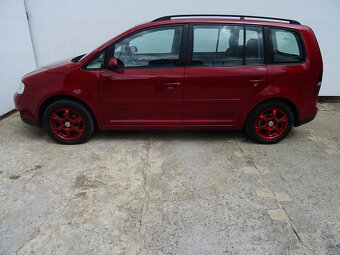 Volkswagen Touran 2.0TDi,103kW,s.navigace,tažné zařízení,kli - 6