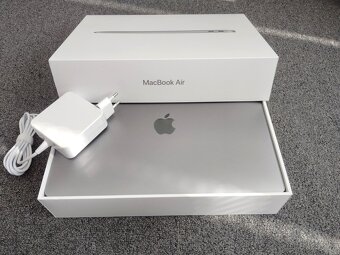 MacBook Air 13 palců Apple M1 chip 8 GB RAM 256 ssd 140 cykl - 6