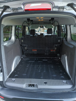 Ford Transit Connect Kombi 1.5 Eco Blue 88 kW - 6