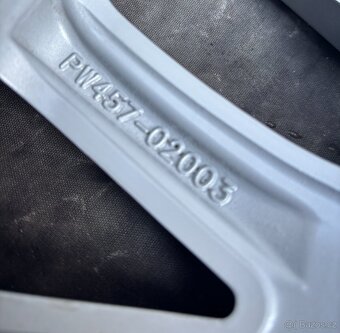 Originální Alu kola Toyota Corolla 225/45/17 TOP STAV - 6