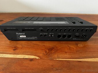 Roland R-8 Human Rhythm Composer + originální adaptér - 6