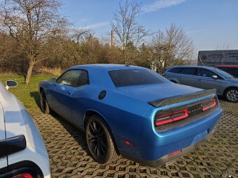Dodge Challenger - 6